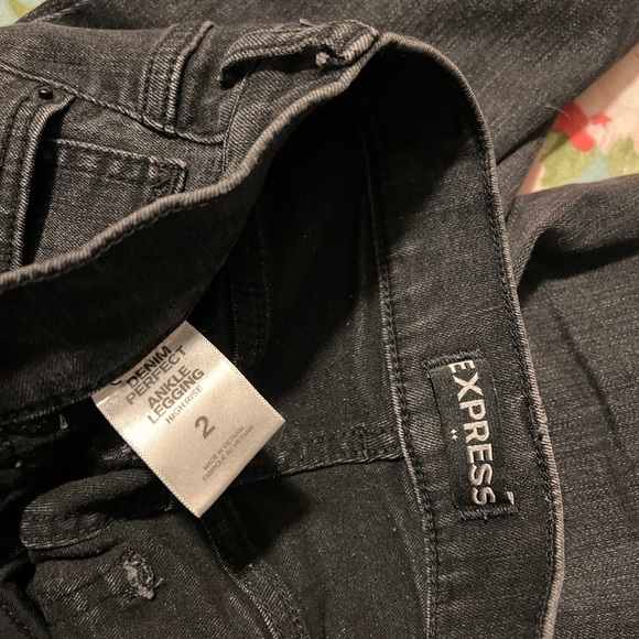 Express Denim Perfect Ankle Leggings Size 2 - Picture 3 of 4